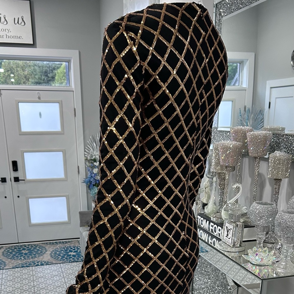 NWOT ✨Sequins Dress with Black and Gold Long Sleeve-Size-M - Picture 13 of 17